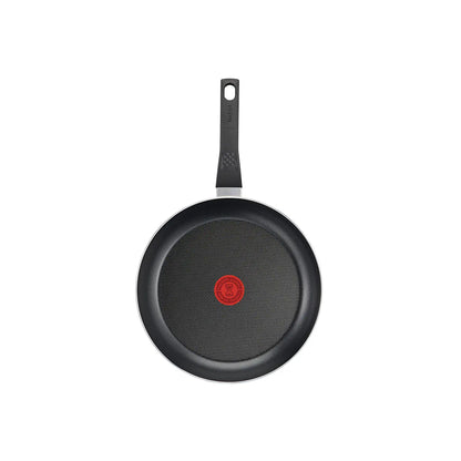 Tefal B5560453 tava u kuhinji, crna s plastičnim drškom, prikazana na slici za kuhanje i pečenje.