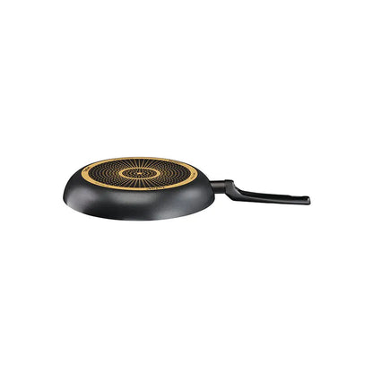 Omega Tefal B5560453 tava za kuhanje s neklizajućom površinom i ergonomičnim drškom, prikazana u kuhinjskom okruženju