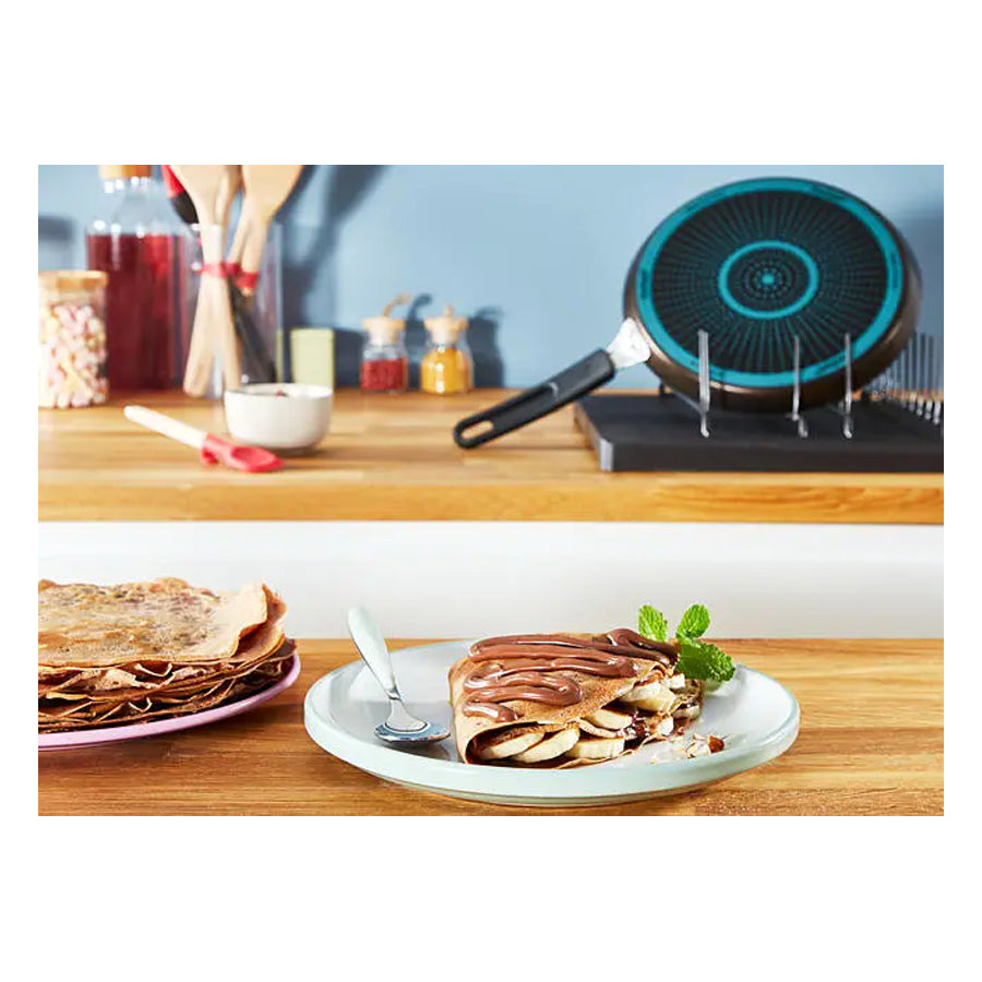 Tefal Simple Cook B5561053 tava za palačinke, glatka površina i ergonomski ručki za jednostavno pečenje palačinki.