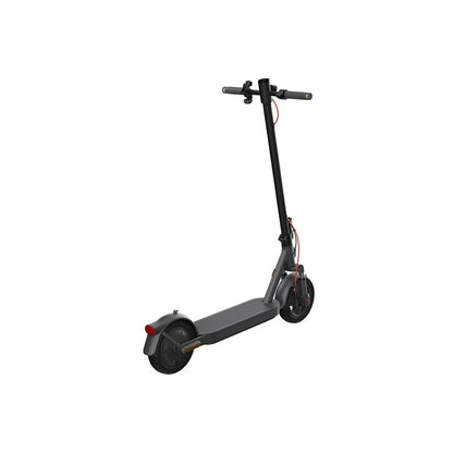 Xiaomi električni romobil Omega BHR9603GL s prednjim ovjesom, domet do 45 km, brzina 25 km/h i 700 W snage.