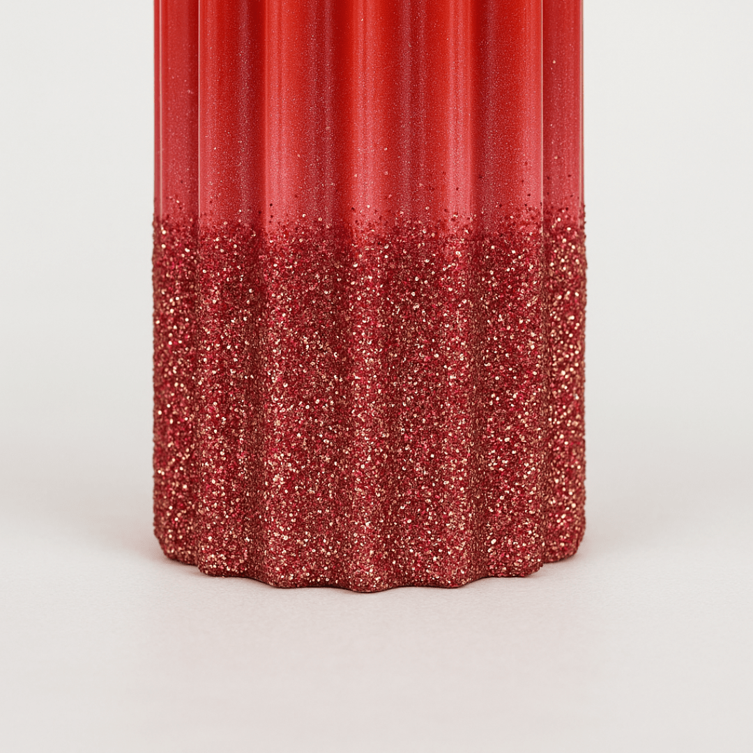 Decoris crvena svijeća s glitterom – stup 10 cm, do 45 h gorenja