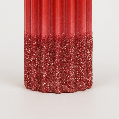 Decoris crvena svijeća s glitterom – stup 10 cm, do 45 h gorenja
