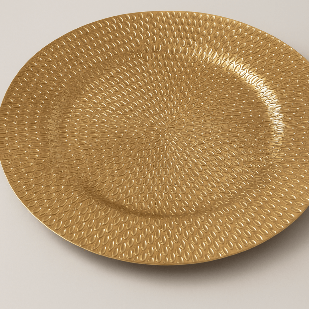 Dekorativni tanjur zlatni – elegantan podmetač za stol ili ukras 33 cm