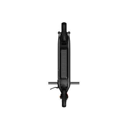 Električni romobil Xiaomi Scooter 4 Lite 2. generacije, model BHR8052GL, prikazan na slici, s kotačima i upravljačem