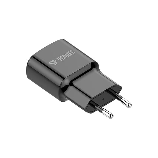 Omega Yenkee YAC 2013BK punjač za telefon, crni, prikaz s USB priključkom i kompaktnim dizajnom za brzo punjenje.
