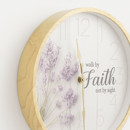 Zidni sat lavanda 30 cm – dekorativni okrugli sat sa natpisom, za dnevni boravak i kuhinju